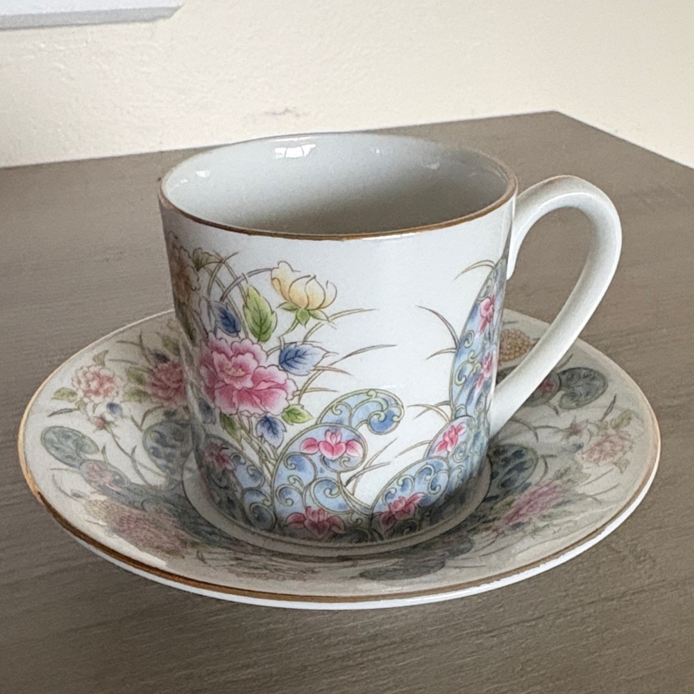 Laudel Mini tea cup and saucer